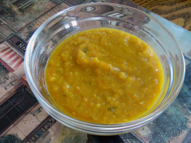 Zuppa di cetrioli alla curcuma