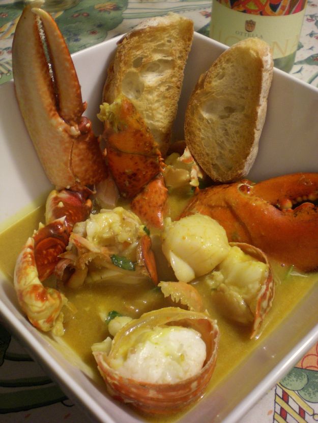 zuppa di crostacei e seppie alla bosana